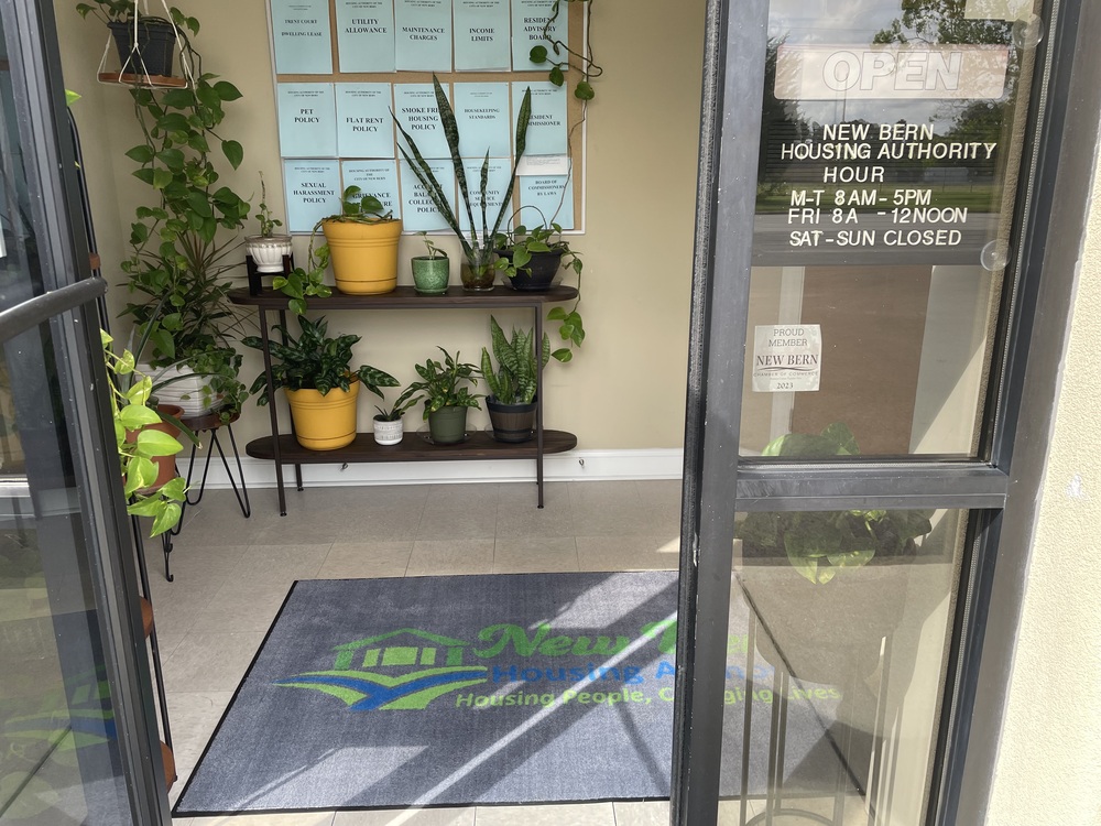 Office hours lobby sign